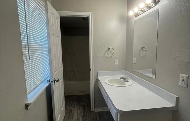 Studio, 1 bath, 512 sqft, $650