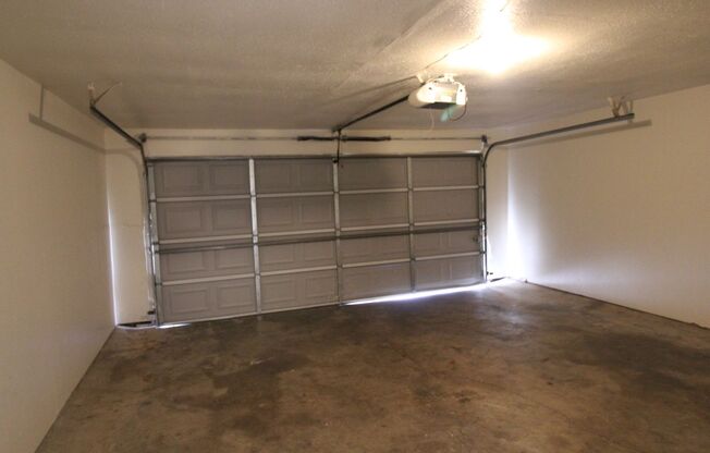 Move in Special!! 3 Bed, 2 bath, 2 car garage home - Noble, OK