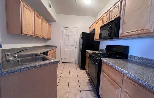 2 beds, 2 baths, $1,650, Unit # 2034