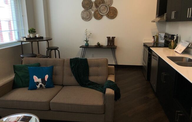 1 bed, 1 bath, 697 sqft, $1,525, Unit 309