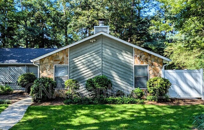 1050 MATHEWS CT SE