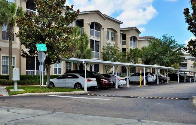 Beautiful 3-Bedroom Corner Unit Condo Close to Disney World, SeaWorld and Universal Studios