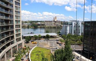 Luxurious 1+ Bedroom Pearl Loft at The Pinnacle