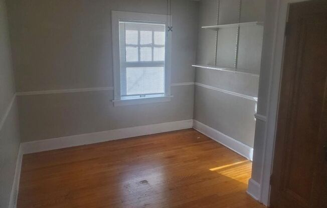 3 beds, 1 bath, $1,200