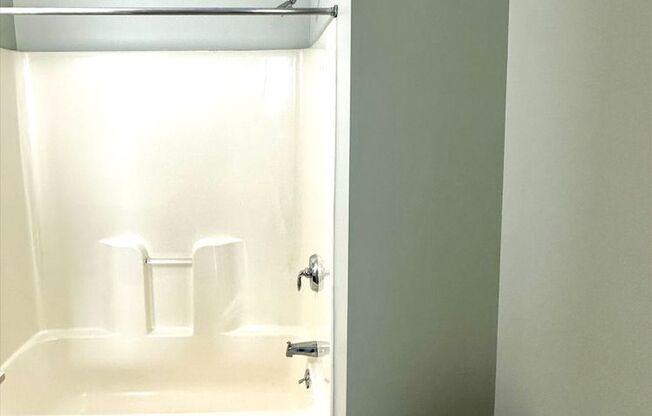 1 bed, 1 bath, 435 sqft, $1,675, Unit 325