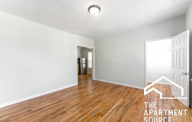 1151 W 19 ST