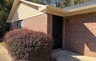 Cozy Pet-Friendly, 2-Bedroom, 1-Bath Duplex in West Athens