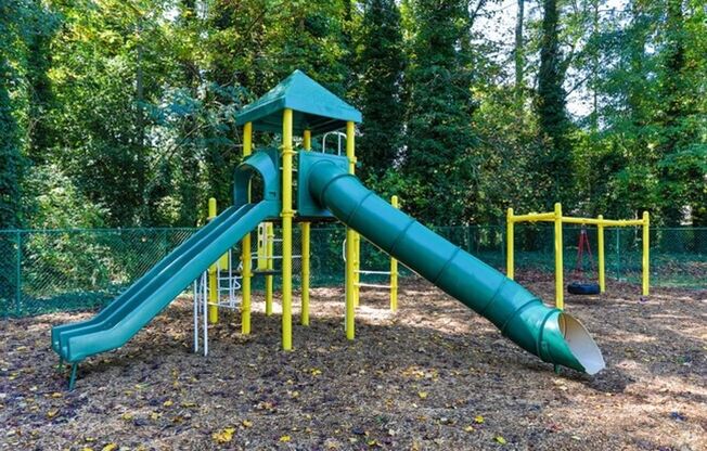 2 beds, 1 bath, $1,300, Unit 2206C