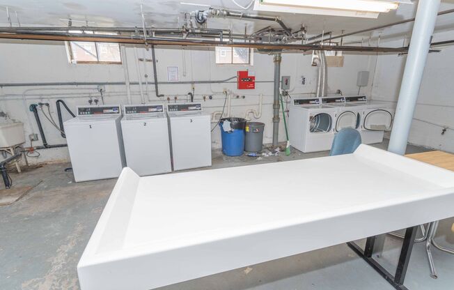 2 beds, 1 bath, $1,895, Unit V-18-3