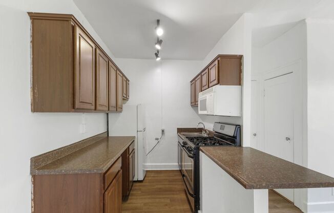 1 bed, 1 bath, 475 sqft, $825, Unit 34