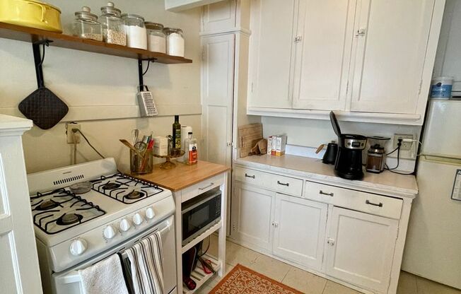 1 bed, 1 bath, $1,095, Unit 301