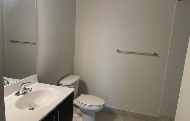 2 beds, 2 baths, 993 sqft, $2,471, Unit 406