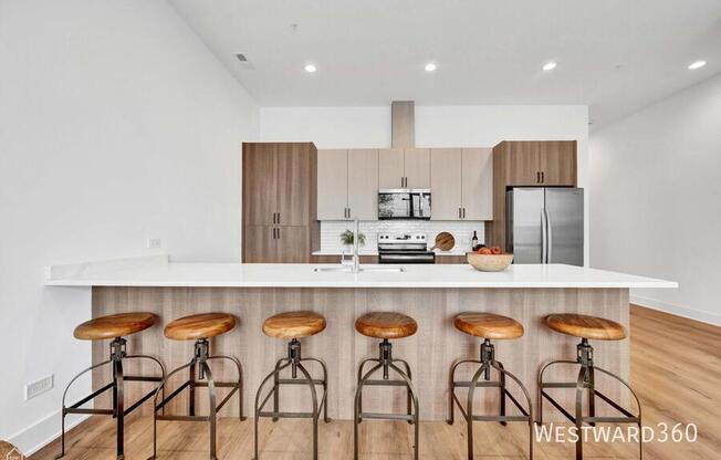 1615 W 13 ST