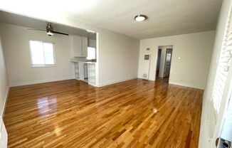 2 beds, 1 bath, 850 sqft, $3,075, Unit 105#12