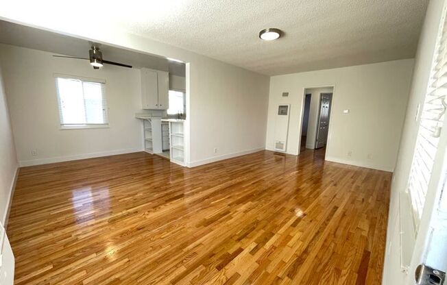 2 beds, 1 bath, 850 sqft, $3,075, Unit 105#12