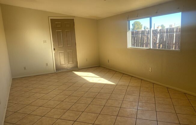 3 beds, 2 baths, $1,425