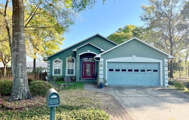 Custom home in the heart of Fort Walton Beach!
