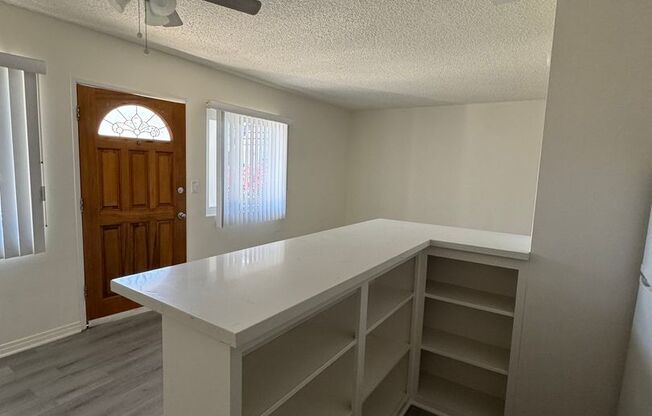 1 Bed Apartment in Prime Playa Del Rey -  Parking Garage Available  !!! — Walk to Beach, Shop & More!