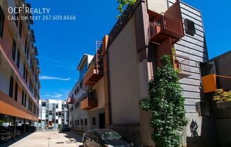 152-58 W Laurel St