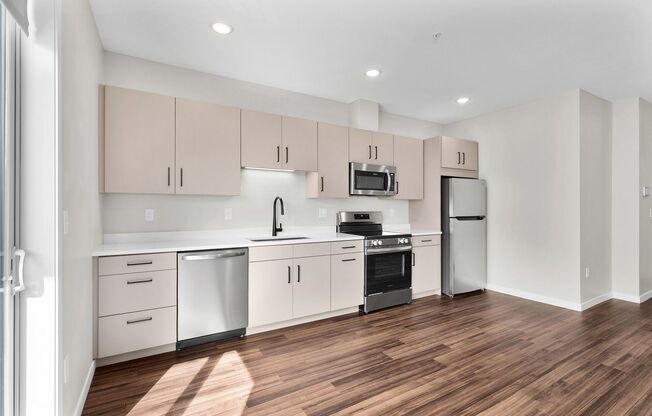 Studio, 1 bath, 565 sqft, $1,150, Unit 327