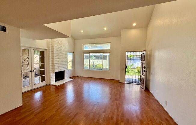 Stunning Townhome with Fabulous Community Amenities
