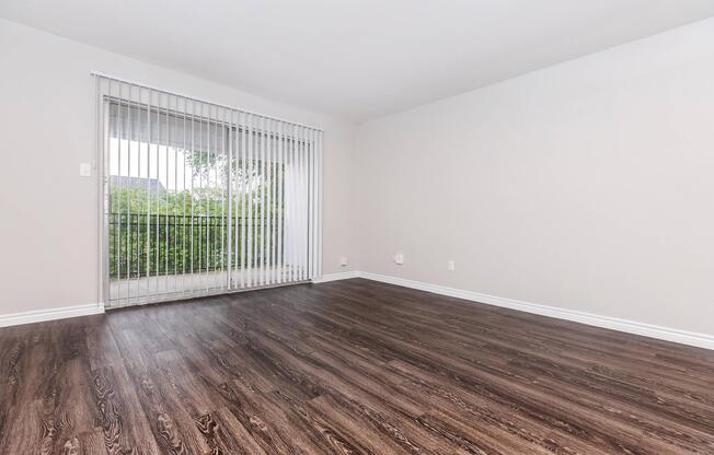 1 bed, 1 bath, 800 sqft, $1,049