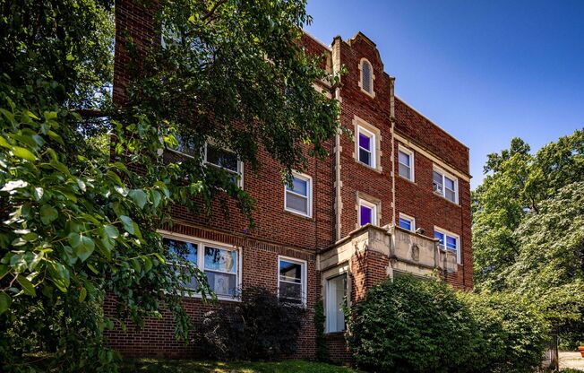 Historical Apartments l Oak St