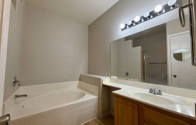 2 beds, 2 baths, $1,300, Unit # 2024