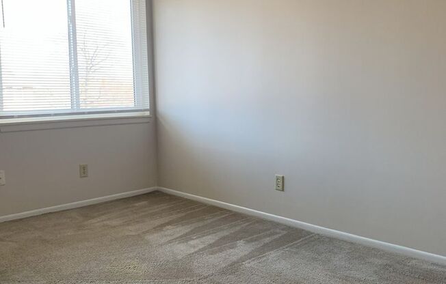 2 beds, 1 bath, 700 sqft, $880, Unit 9020