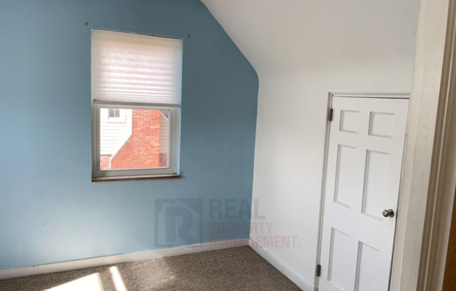 2 beds, 1 bath, $1,200