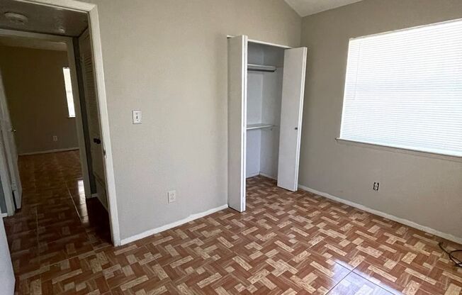 2 beds, 1 bath, $950