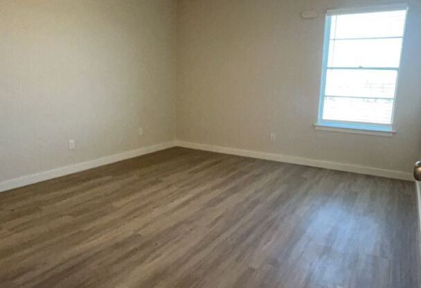 2 beds, 1 bath, 900 sqft, $1,550, Unit ELP2202-336