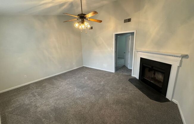 2 beds, 1 bath, $1,100