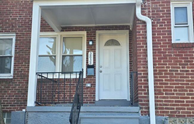 Beautiful 3 Bedroom 2.5 Bathrooms West Baltimore Town Home