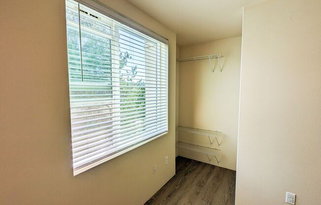 Studio, 1 bath, 160 sqft, $1,295, Unit 558