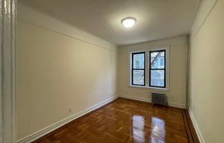 2 beds, 1 bath, $4,295, Unit 4F