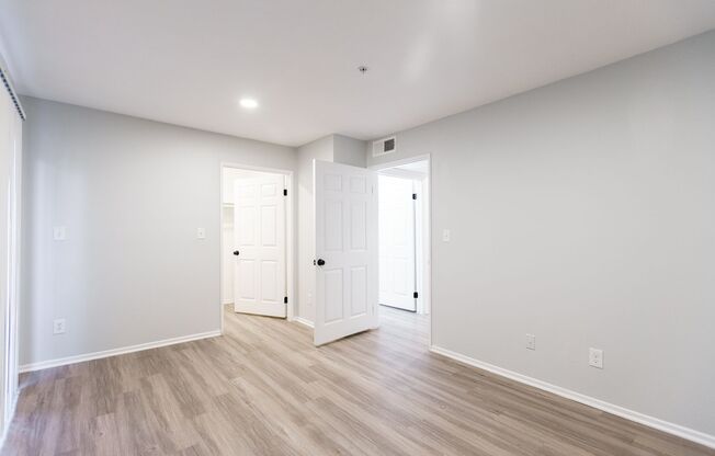 1 bed, 1 bath, 700 sqft, $1,667, Unit 301