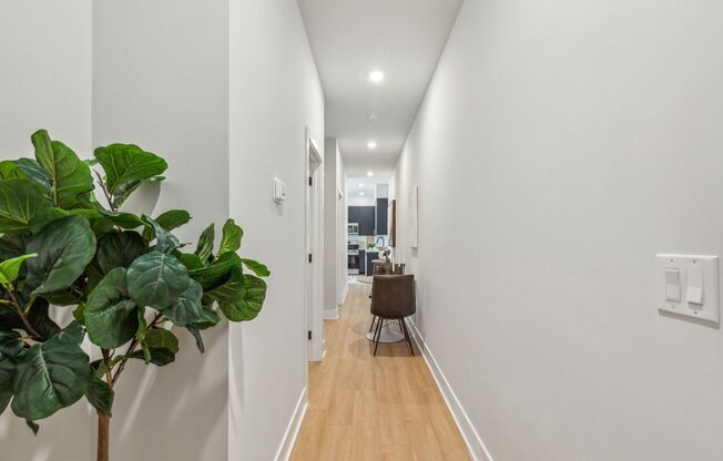 1 bed, 1 bath, 730 sqft, $1,850, Unit 410