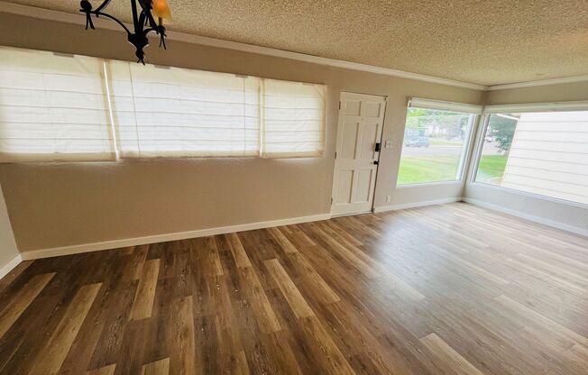 3 bedroom home centrally located!