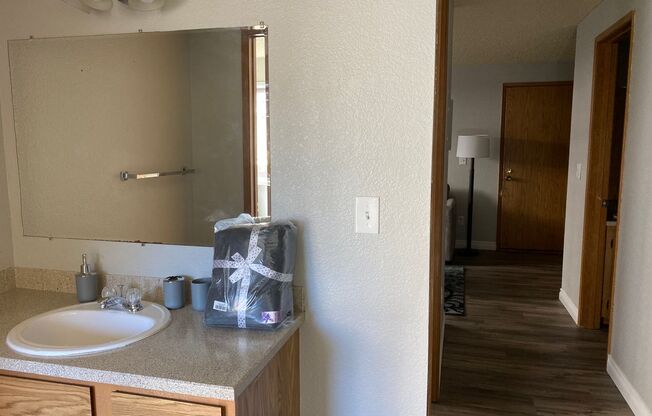 3 beds, 2 baths, 643 sqft, $2,300, Unit B203