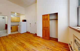 271 W 73 ST