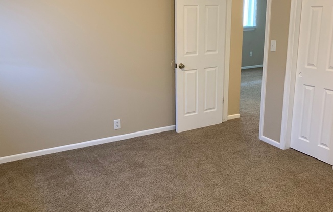 2 beds, 1 bath, 900 sqft, $950