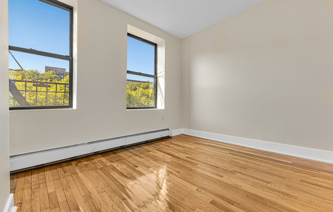 305 W 150 ST
