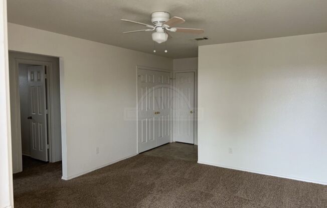 3 beds, 2 baths, $875, Unit 3307 Toledo Unit C