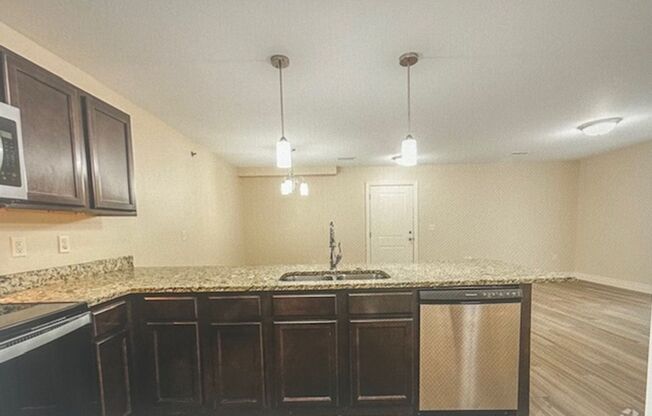 4 beds, 2 baths, 1,005 sqft, $1,450, Unit C304