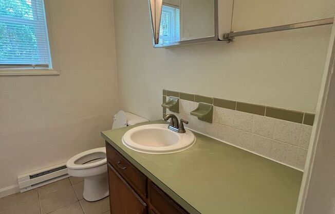 2 beds, 1 bath, 903 sqft, $1,290, Unit K-10