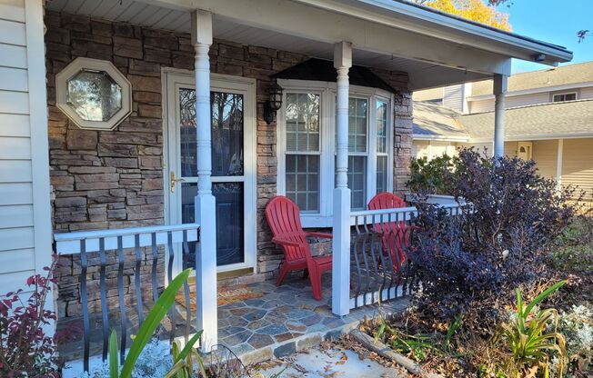 5 Bedroom 3 Bath Home with Sunroom in Virginia Beach