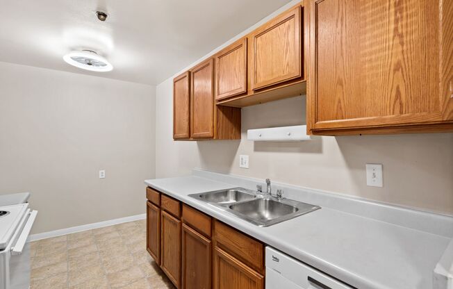 1 bed, 1 bath, $775, Unit 303