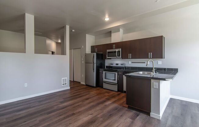 Studio, 1 bath, 610 sqft, $2,104, Unit 212