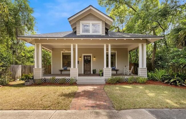 2 Bed 2 Bath House in Duckpond with 2 Car Garage!